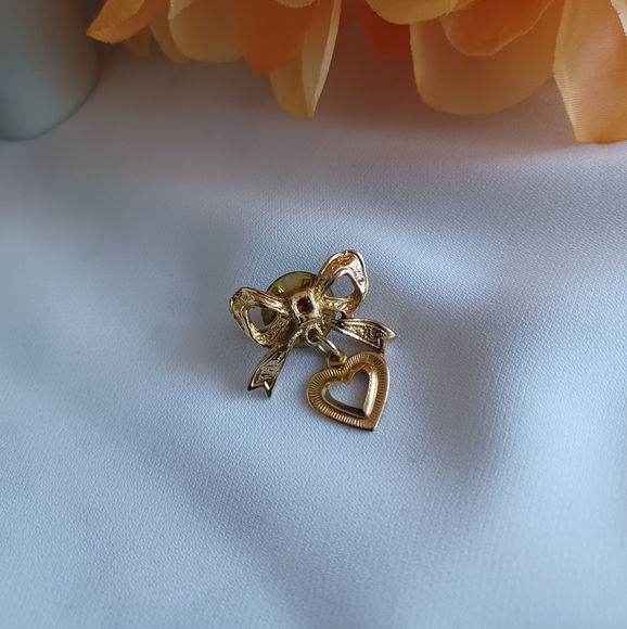 Gold Bow and Heart Brooch - Picture 6 of 8